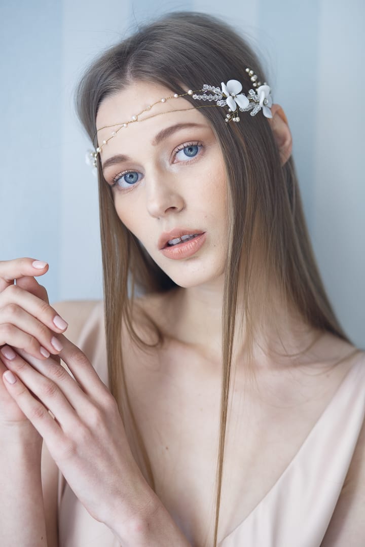 Daphne Exquisite Bridal Headpieces Alb Imaculat by Dragos Stoenica 03